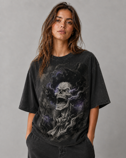 Oversized Streetwear Graphic Tee – Smoky Skull Top Hat Print
