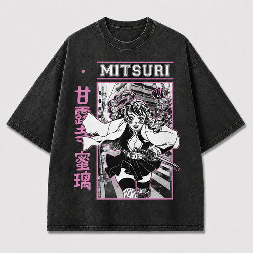 And Action Portrait Featuring a Cheerful Braided Oversized Graphic Tee