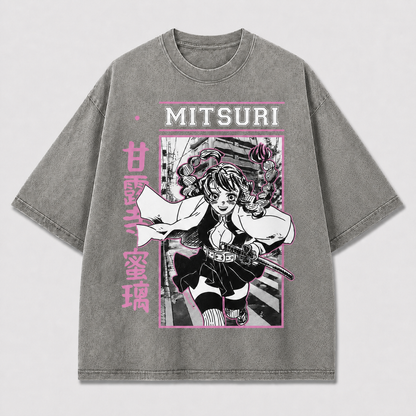 And Action Portrait Featuring a Cheerful Braided Oversized Graphic Tee